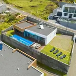 Daire Casa Mozart I Sea View, Pool & Ac Retreat *