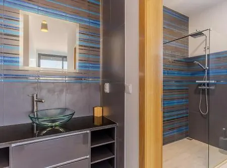 Casa Mozart I Sea View, Pool & Ac Retreat Apartment