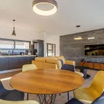 Casa Mozart I Sea View, Pool & Ac Retreat *