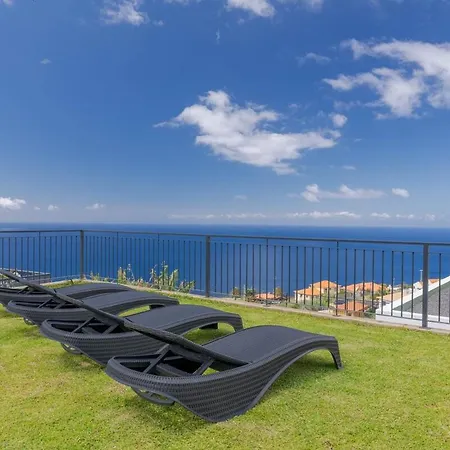 Casa Mozart I Sea View, Pool & Ac Retreat *