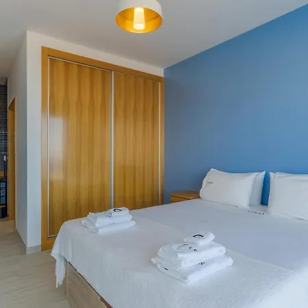 Apartment Casa Mozart I Sea View, Pool & Ac Retreat