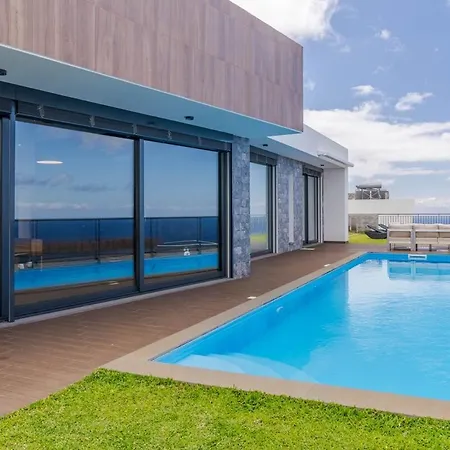 Apartment Casa Mozart I Sea View, Pool & Ac Retreat